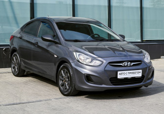 Подержанный автомобиль Hyundai Solaris Sedan 2011 года (7 фото)
