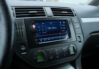 Подержанный автомобиль Ford C-MAX 2006 года (12 фото)