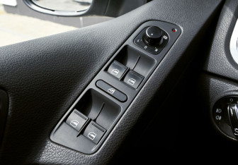 Подержанный автомобиль Volkswagen Tiguan 2011 года (12 фото)