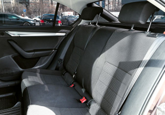 Подержанный автомобиль Skoda Octavia Liftback 2013 года (15 фото)