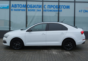 Подержанный автомобиль Skoda Rapid Liftback 2022 года (2 фото)