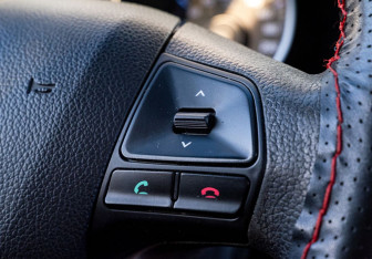 Подержанный автомобиль Kia Rio Hatchback 2012 года (13 фото)