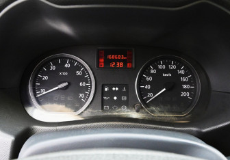 Подержанный автомобиль Nissan Terrano 2015 года (12 фото)