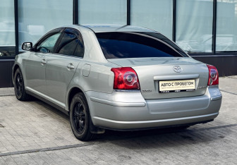 Подержанный автомобиль Toyota Avensis Sedan 2008 года (3 фото)