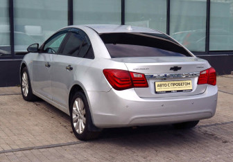 Подержанный автомобиль Chevrolet Cruze Sedan 2011 года (3 фото)