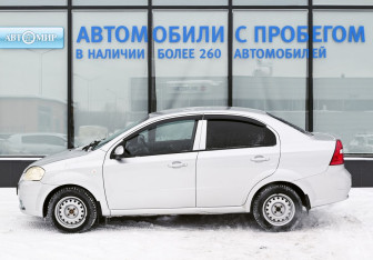 Подержанный автомобиль Chevrolet Aveo Sedan 2011 года (2 фото)