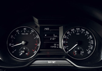 Подержанный автомобиль Skoda Octavia Liftback 2014 года (11 фото)