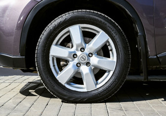 Подержанный автомобиль Nissan X-Trail 2008 года (22 фото)
