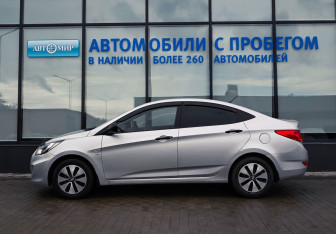 Подержанный автомобиль Hyundai Solaris Sedan 2012 года (13 фото)