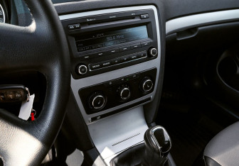 Подержанный автомобиль Skoda Octavia Liftback 2012 года (10 фото)