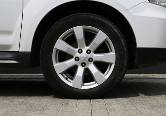 Подержанный автомобиль Mitsubishi Outlander 2010 года (21 фото)