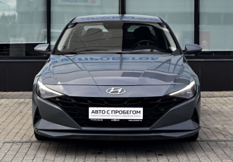 Подержанный автомобиль Hyundai Elantra Sedan 2021 года (8 фото)
