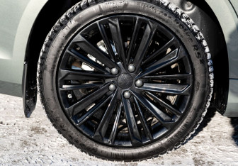 Подержанный автомобиль Geely Preface 2024 года (22 фото)