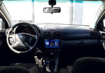 Подержанный автомобиль Toyota Avensis Sedan 2006 года (20 фото)
