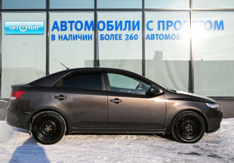 Подержанный автомобиль Kia Cerato Sedan 2012 года (6 фото)