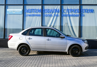 Подержанный автомобиль LADA (ВАЗ) Granta Sedan 2023 года (6 фото)