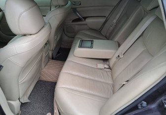 Подержанный автомобиль Nissan Teana 2011 года (15 фото)