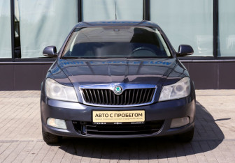 Подержанный автомобиль Skoda Octavia Liftback 2011 года (8 фото)