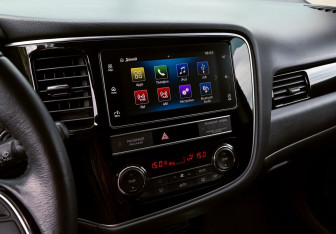 Подержанный автомобиль Mitsubishi Outlander 2019 года (11 фото)