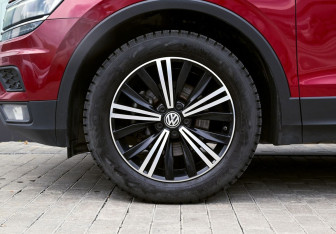Подержанный автомобиль Volkswagen Tiguan 2018 года (22 фото)