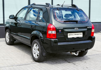 Подержанный автомобиль Hyundai Tucson 2008 года (3 фото)