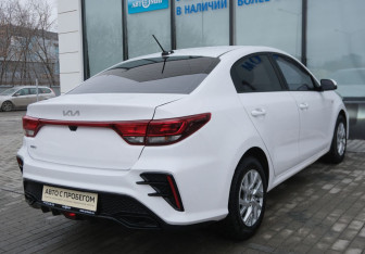 Подержанный автомобиль Kia Rio Sedan 2022 года (5 фото)