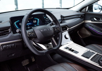 Подержанный автомобиль Exeed TXL 2022 года (14 фото)