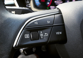 Подержанный автомобиль Audi Q3 2020 года (13 фото)