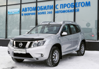 Подержанный автомобиль Nissan Terrano 2017 года (1 фото)