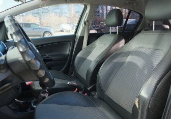 Подержанный автомобиль Opel Corsa 2007 года (18 фото)