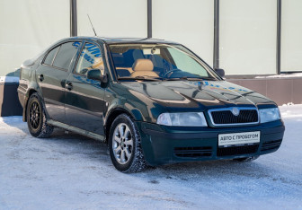 Подержанный автомобиль Skoda Octavia Liftback 2001 года (7 фото)