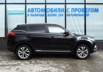 Подержанный автомобиль Geely Atlas 2021 года (3 фото)