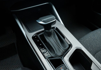 Подержанный автомобиль Geely Emgrand 2023 года (12 фото)