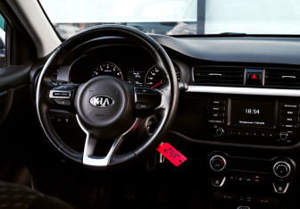 Подержанный автомобиль Kia Rio Sedan 2020 года (19 фото)
