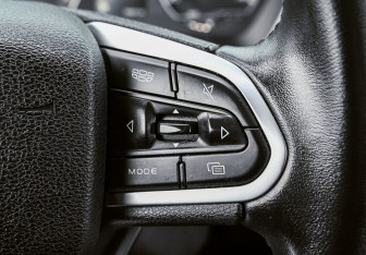 Подержанный автомобиль Geely Coolray 2021 года (13 фото)