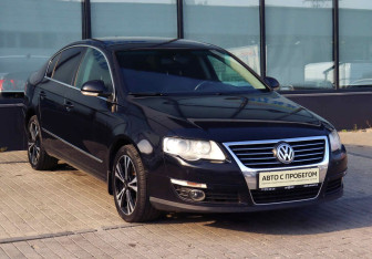 Подержанный автомобиль Volkswagen Passat Sedan 2010 года (7 фото)