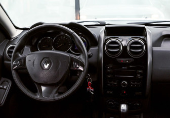 Подержанный автомобиль Renault Duster 2018 года (18 фото)