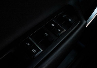 Подержанный автомобиль Geely Atlas 2021 года (11 фото)