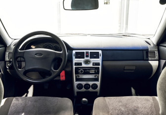 Подержанный автомобиль LADA (ВАЗ) Priora Sedan 2007 года (16 фото)