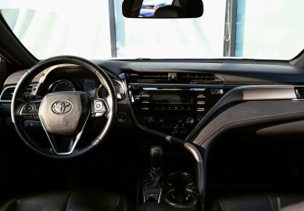 Подержанный автомобиль Toyota Camry Sedan 2020 года (12 фото)