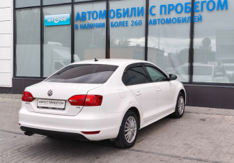 Подержанный автомобиль Volkswagen Jetta Sedan 2013 года (5 фото)