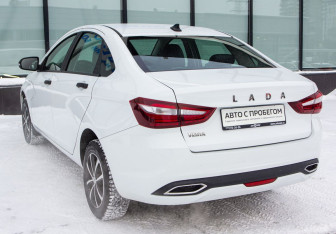 Подержанный автомобиль LADA (ВАЗ) Vesta Sedan 2024 года (3 фото)