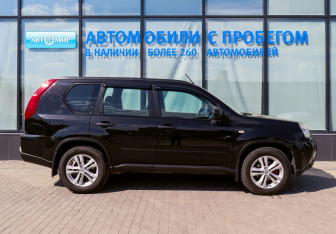 Подержанный автомобиль Nissan X-Trail 2012 года (6 фото)