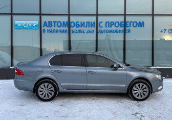 Подержанный автомобиль Skoda Superb Liftback 2012 года (6 фото)