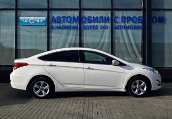 Подержанный автомобиль Hyundai i40 Sedan 2014 года (6 фото)
