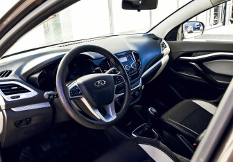 Подержанный автомобиль LADA (ВАЗ) Vesta Wagon 2019 года (15 фото)