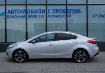 Подержанный автомобиль Kia Cerato Sedan 2013 года (2 фото)