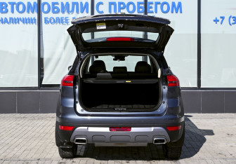 Подержанный автомобиль Geely Atlas 2021 года (20 фото)