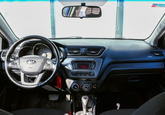 Подержанный автомобиль Kia Rio Sedan 2013 года (16 фото)