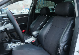 Подержанный автомобиль Chevrolet Epica 2010 года (16 фото)